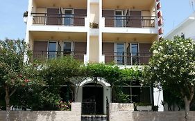 Karis Hotel